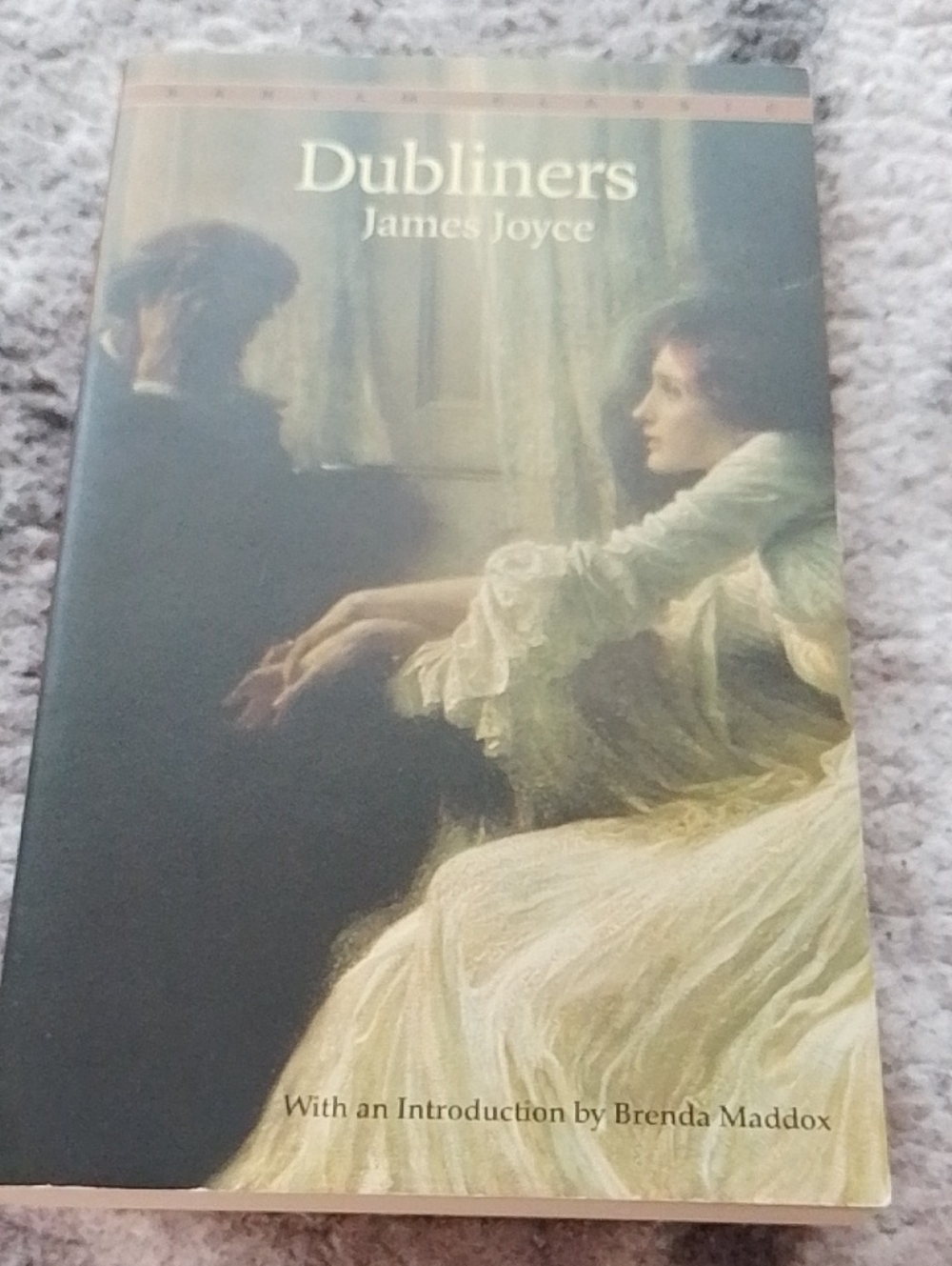 Dubliners by James Joyce – Classic Paperback (White/Cream Cover)